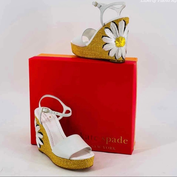 🎯SOLD🎯 💕 KATE SPADE DAISY WEDGE SANDALS 💕 - Picture 3 of 9
